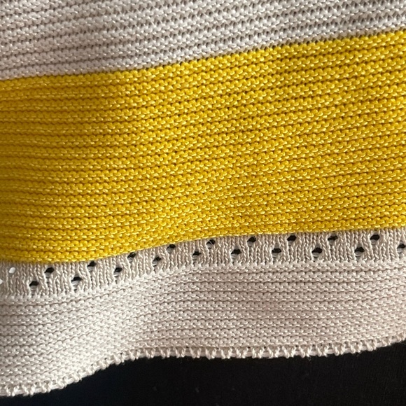 Stripped yellow/cream crop top sizeM - Picture 2 of 5